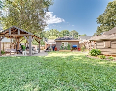 2104 Delano Drive Ne - Photo Thumbnail 10