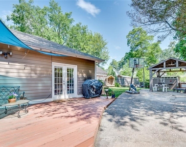 2104 Delano Drive Ne - Photo Thumbnail 7