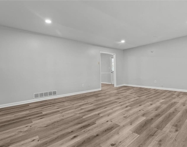 1834 Dogwood Court Sw - Photo Thumbnail 2