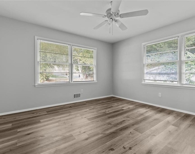 1834 Dogwood Court Sw - Photo Thumbnail 17