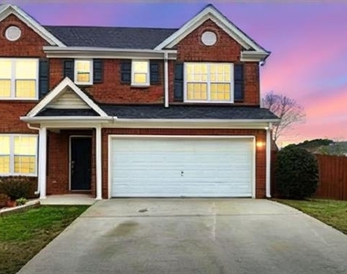 1133 Hawthorn Lane - Photo Thumbnail 1