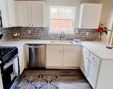1133 Hawthorn Lane - Photo Thumbnail 3