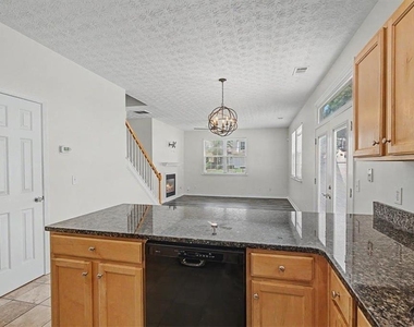980 Windcroft Circle Nw - Photo Thumbnail 10