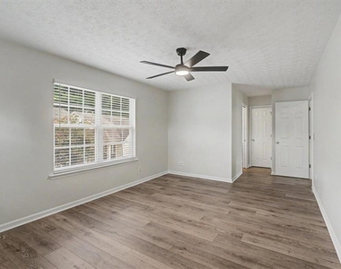 980 Windcroft Circle Nw - Photo Thumbnail 13