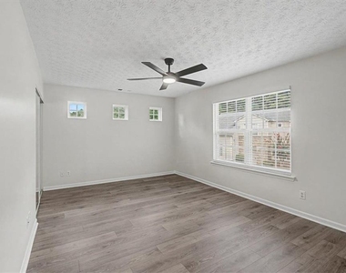 980 Windcroft Circle Nw - Photo Thumbnail 12