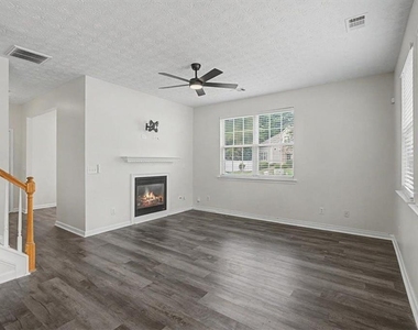 980 Windcroft Circle Nw - Photo Thumbnail 2