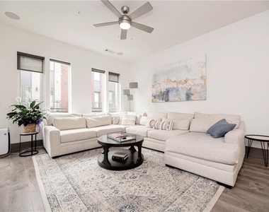 1224 Chelsea Circle Nw - Photo Thumbnail 2