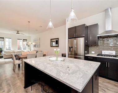 1224 Chelsea Circle Nw - Photo Thumbnail 6