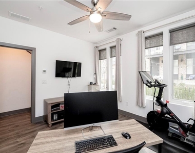 1224 Chelsea Circle Nw - Photo Thumbnail 9