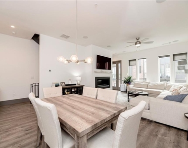 1224 Chelsea Circle Nw - Photo Thumbnail 3