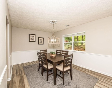180 Crabtree Drive W - Photo Thumbnail 4