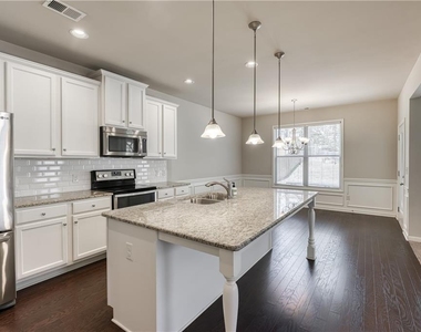 5216 Apple Grove Road - Photo Thumbnail 8