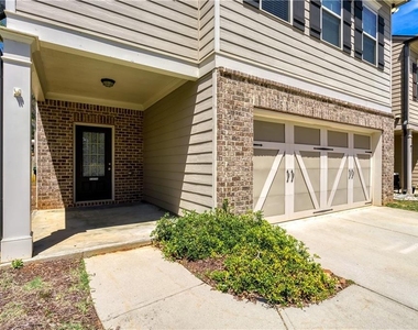 5216 Apple Grove Road - Photo Thumbnail 2