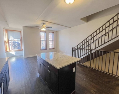 939 W Armitage Avenue - Photo Thumbnail 15