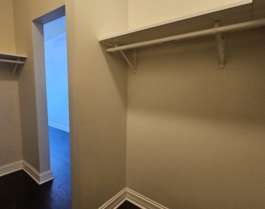 939 W Armitage Avenue - Photo Thumbnail 15