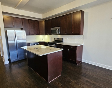 939 W Armitage Avenue - Photo Thumbnail 6