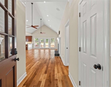 603 Fairway Court - Photo Thumbnail 2