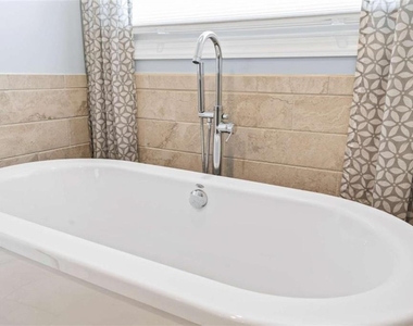 603 Fairway Court - Photo Thumbnail 26