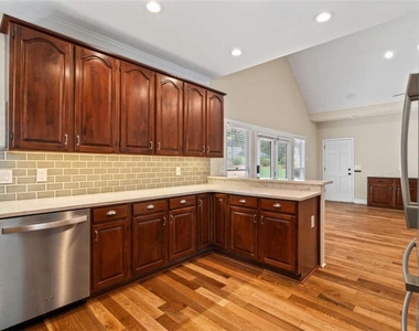 603 Fairway Court - Photo Thumbnail 14