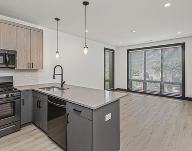 6500 S Ingleside Avenue - Photo Thumbnail 3