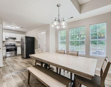 5485 Tunbridge Wells Road - Photo Thumbnail 3