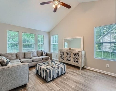 5485 Tunbridge Wells Road - Photo Thumbnail 2