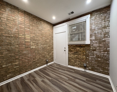 1649 W Pratt Boulevard - Photo Thumbnail 4