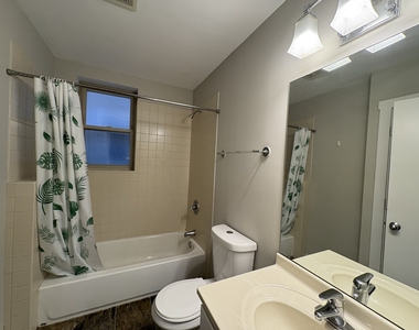 1649 W Pratt Boulevard - Photo Thumbnail 6