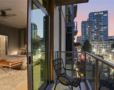 905 Juniper Street Ne - Photo Thumbnail 20