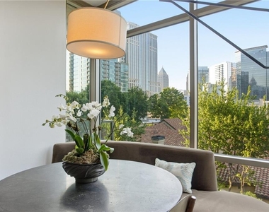 905 Juniper Street Ne - Photo Thumbnail 9