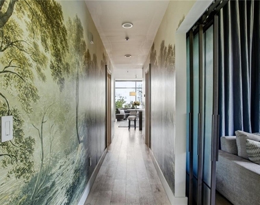 905 Juniper Street Ne - Photo Thumbnail 1