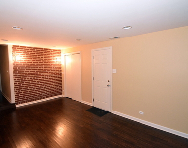 2710 Reuter Street - Photo Thumbnail 6