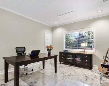 930 Manchester Place - Photo Thumbnail 27