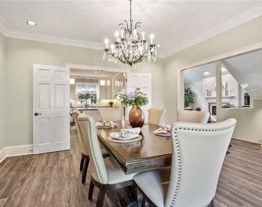 930 Manchester Place - Photo Thumbnail 5