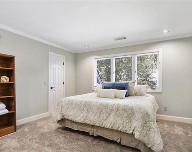 930 Manchester Place - Photo Thumbnail 26