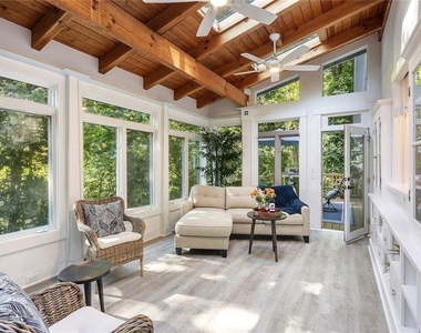 930 Manchester Place - Photo Thumbnail 17