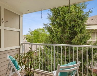 605 Barrington Avenue - Photo Thumbnail 14