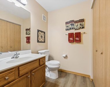 605 Barrington Avenue - Photo Thumbnail 9