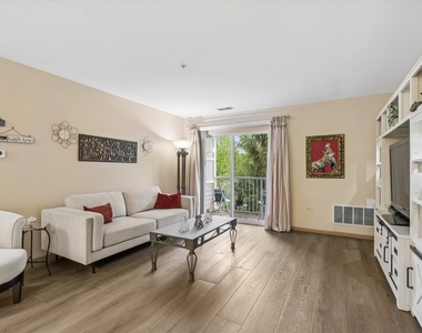 605 Barrington Avenue - Photo Thumbnail 3