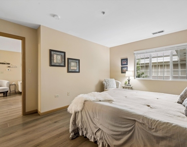 605 Barrington Avenue - Photo Thumbnail 11