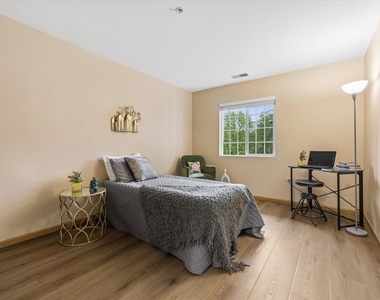 605 Barrington Avenue - Photo Thumbnail 8