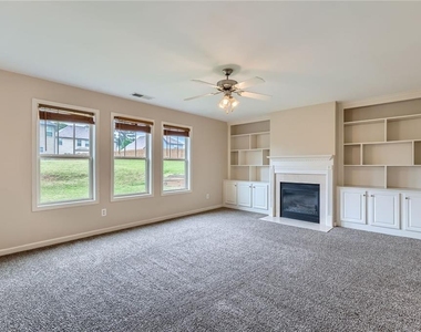 1071 Mcduffie Circle - Photo Thumbnail 2