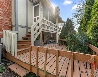 9241 Windsor Parkway - Photo Thumbnail 22