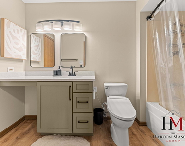 9241 Windsor Parkway - Photo Thumbnail 17