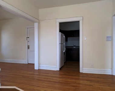 2915 W George Street - Photo Thumbnail 4
