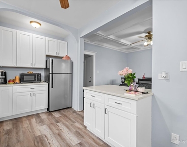 5233 W Quincy Street - Photo Thumbnail 7