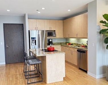 737 W Washington Boulevard - Photo Thumbnail 1