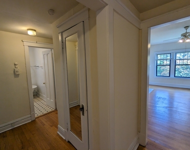 2526 N Kedzie Avenue - Photo Thumbnail 7