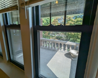 2526 N Kedzie Avenue - Photo Thumbnail 5