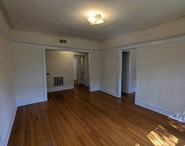 2526 N Kedzie Avenue - Photo Thumbnail 2